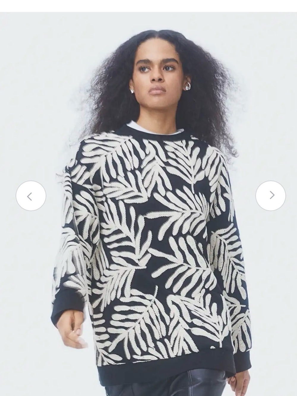 Over sized embroidered leaf patterns sweatshirt L